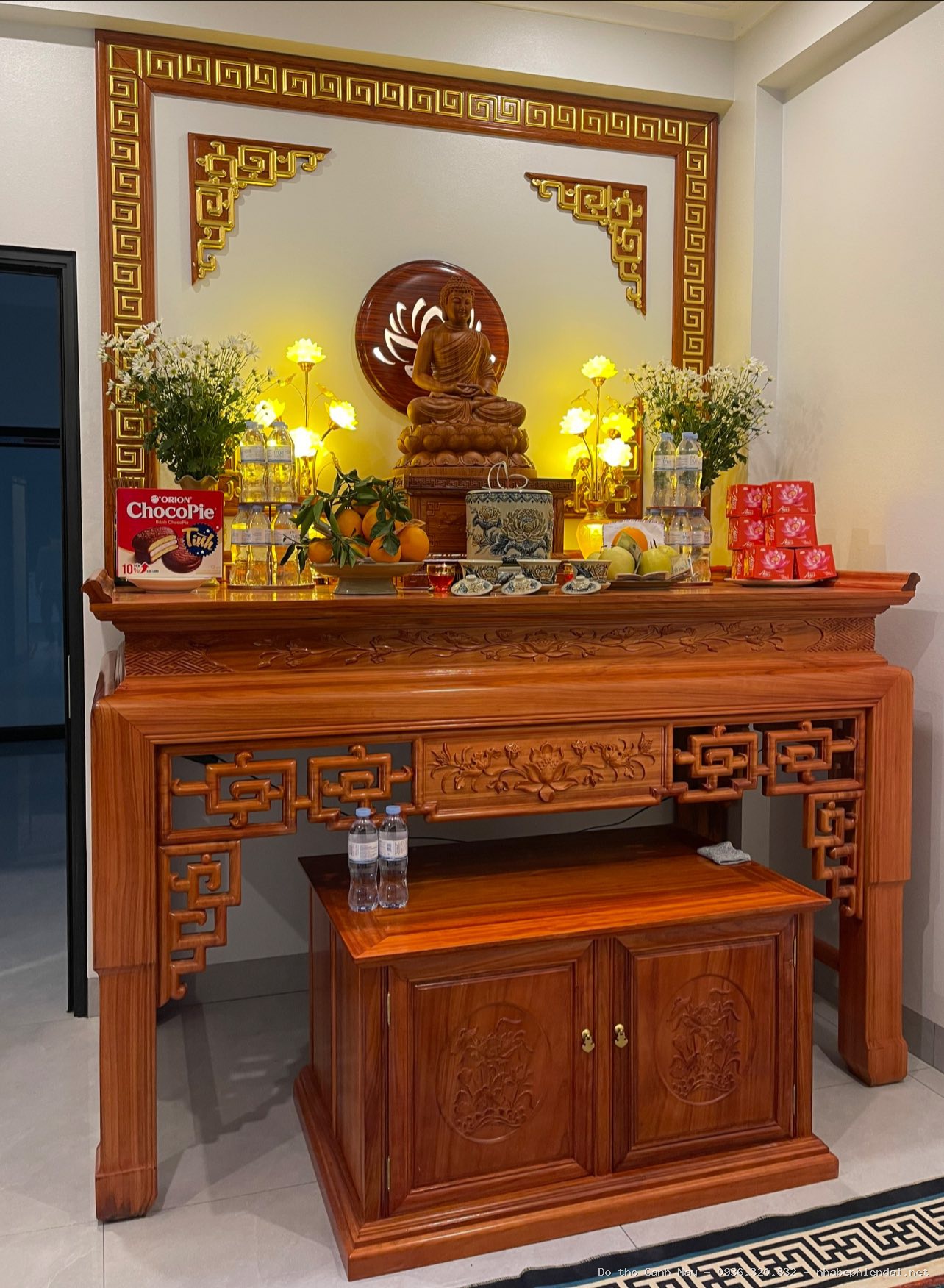 Phòng thờ gỗ gõ bền đẹp Phúc Lộc - Kho bàn thờ hiện đại